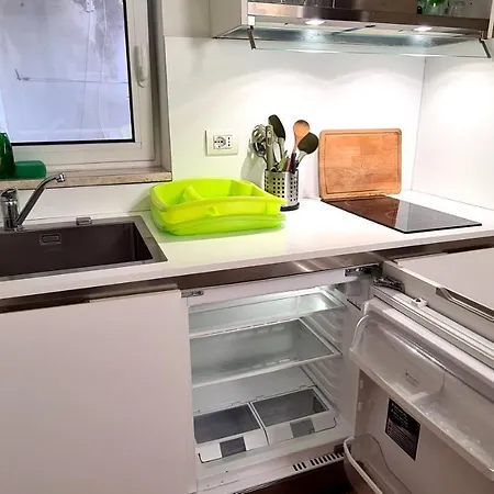 Petite Apartment *